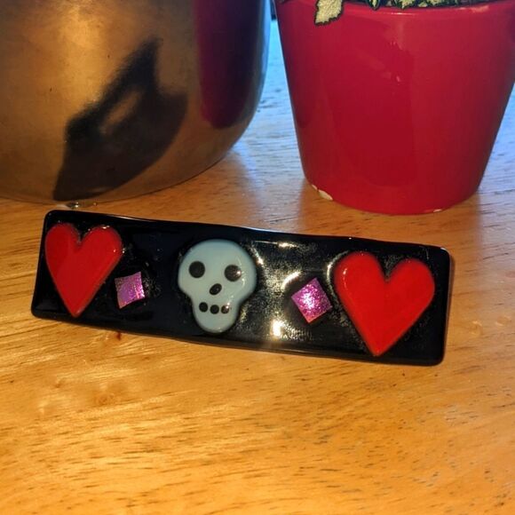 $5 Item! Handmade Ceramic Skull, Diamond and Heart Goth Barrette - Picture 1 of 7